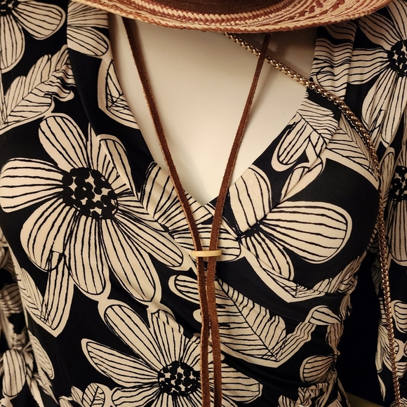 Like New Maxi Faux wrap dress - Picture 3 of 5